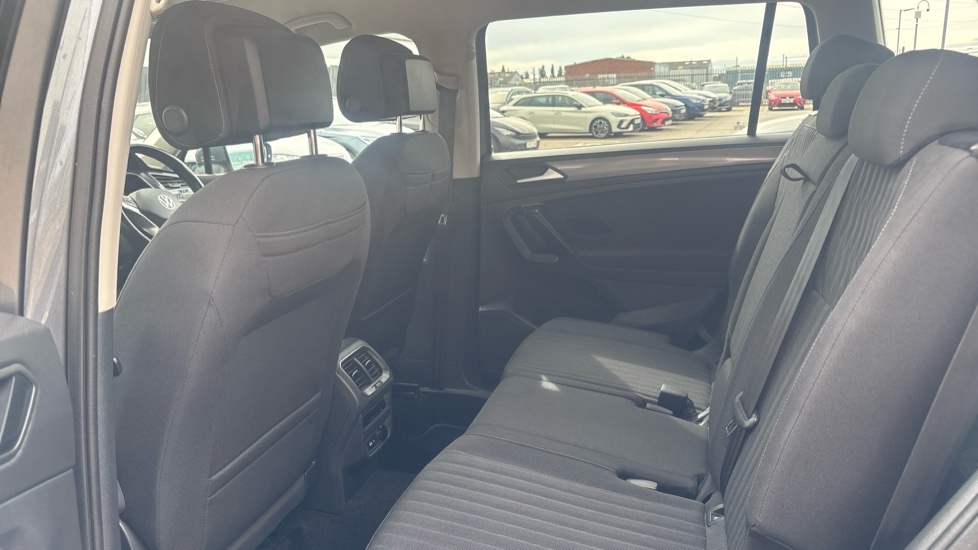 Volkswagen Tiguan Allspace 1.5 TSI Life 5dr DSG Petrol Estate - Image 16