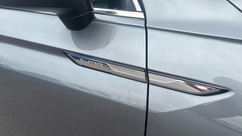 Volkswagen Tiguan Allspace 1.5 TSI Life 5dr DSG Petrol Estate - Image 25