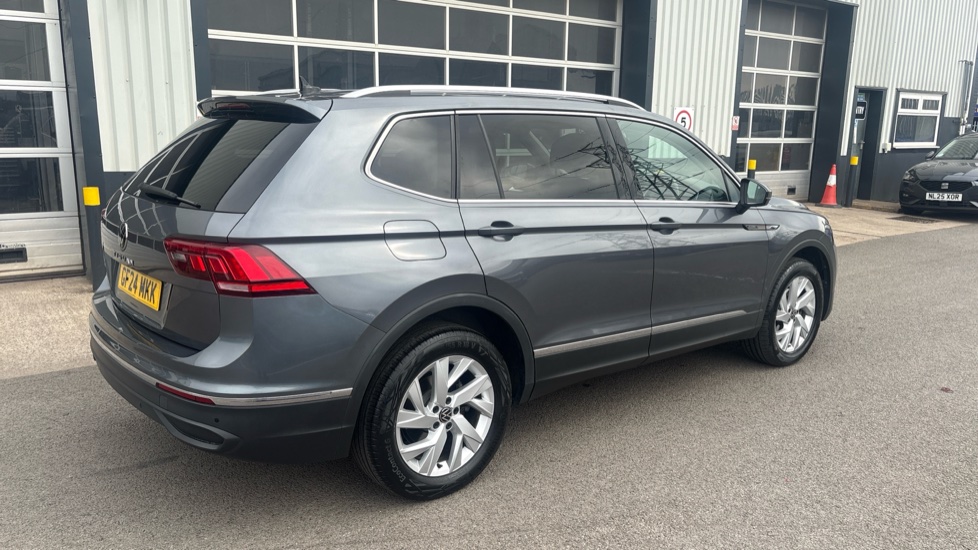 Volkswagen Tiguan Allspace 1.5 TSI Life 5dr DSG Petrol Estate - Image 26