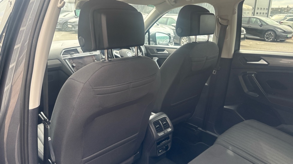 Volkswagen Tiguan Allspace 1.5 TSI Life 5dr DSG Petrol Estate - Image 33