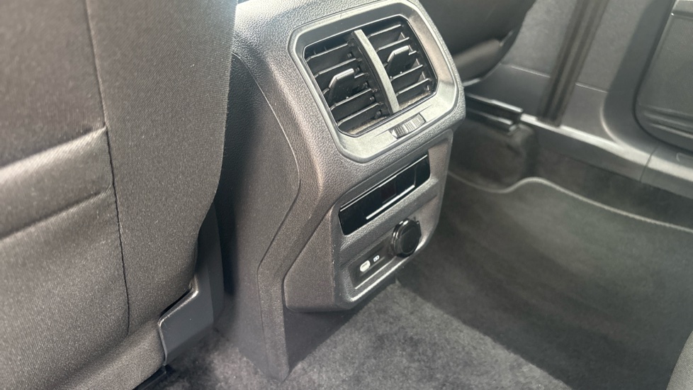 Volkswagen Tiguan Allspace 1.5 TSI Life 5dr DSG Petrol Estate - Image 34