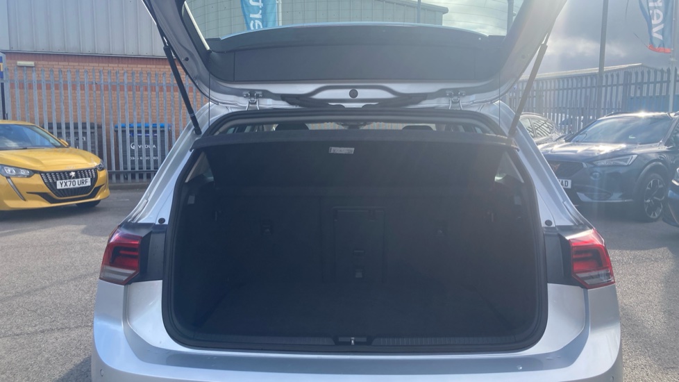 Volkswagen Golf 1.5 TSI Life 5dr Petrol Hatchback - Image 4
