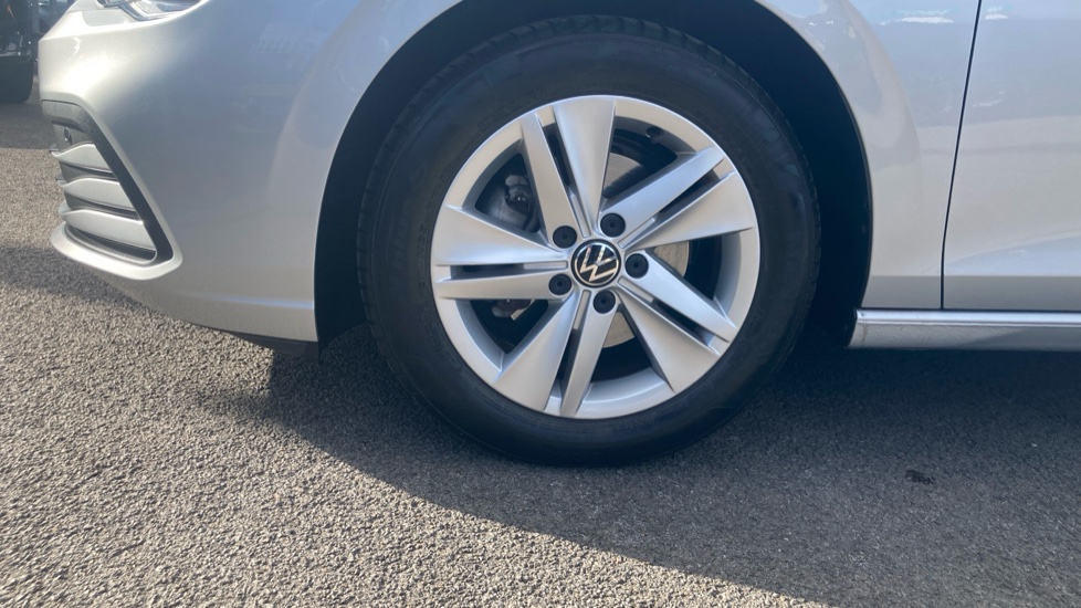 Volkswagen Golf 1.5 TSI Life 5dr Petrol Hatchback - Image 26