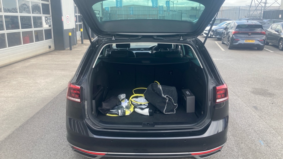 Volkswagen Passat 1.4 TSI PHEV GTE 5dr DSG Estate - Image 4