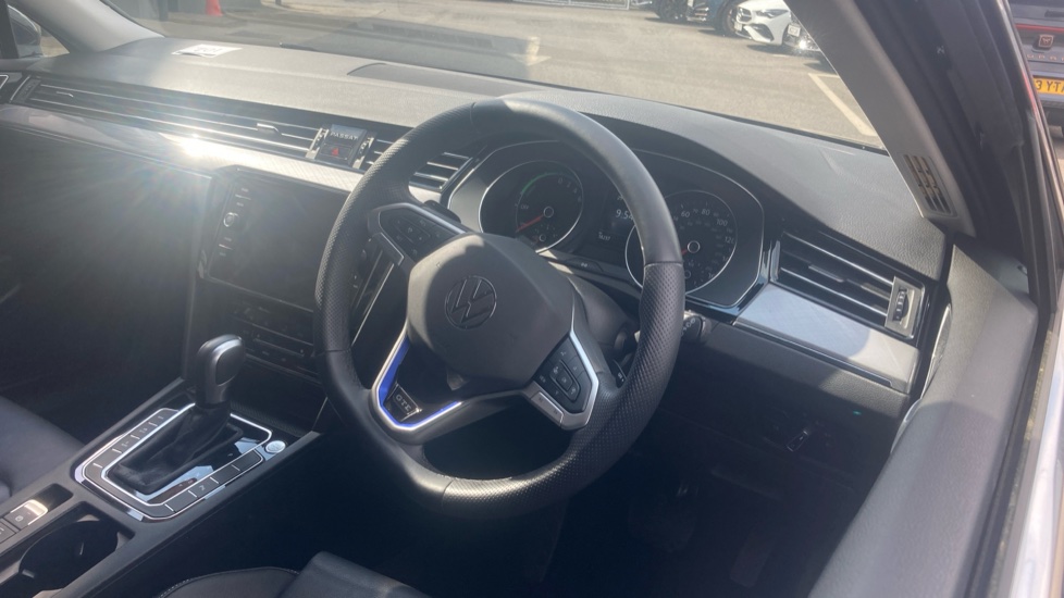 Volkswagen Passat 1.4 TSI PHEV GTE 5dr DSG Estate - Image 11
