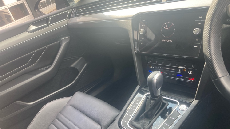 Volkswagen Passat 1.4 TSI PHEV GTE 5dr DSG Estate - Image 14