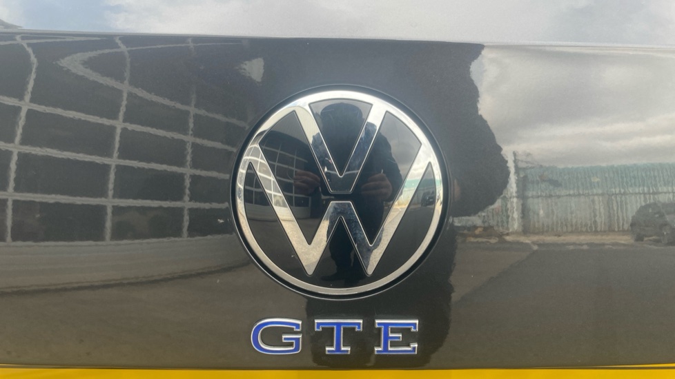 Volkswagen Passat 1.4 TSI PHEV GTE 5dr DSG Estate - Image 29
