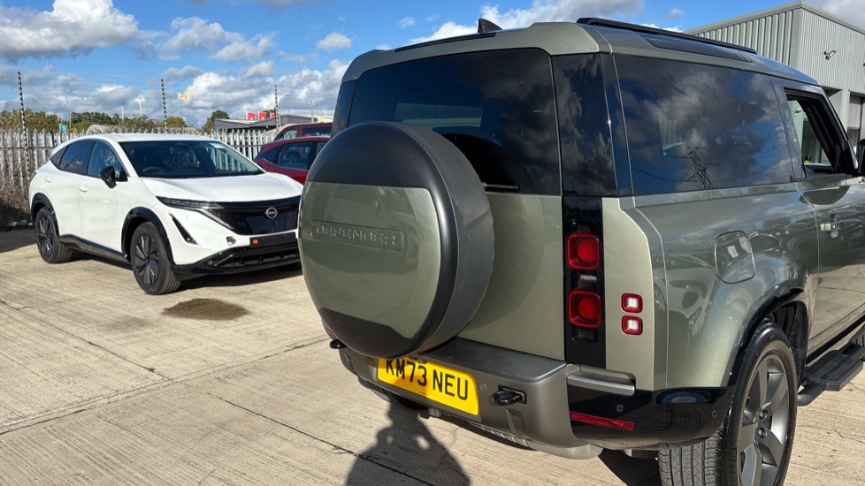 Land Rover Defender 3.0 D250 X-Dynamic HSE 90 3dr Auto Diesel Estate - Image 21