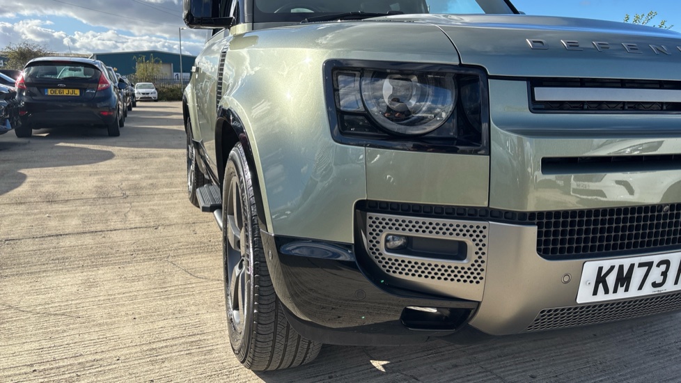 Land Rover Defender 3.0 D250 X-Dynamic HSE 90 3dr Auto Diesel Estate - Image 34