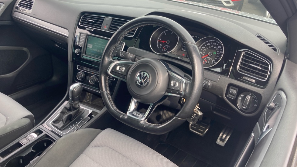 Volkswagen Golf 2.0 TDI R-Line Edition 5dr DSG Diesel Hatchback - Image 11