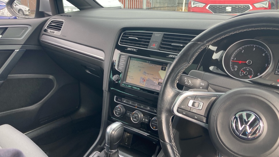 Volkswagen Golf 2.0 TDI R-Line Edition 5dr DSG Diesel Hatchback - Image 14