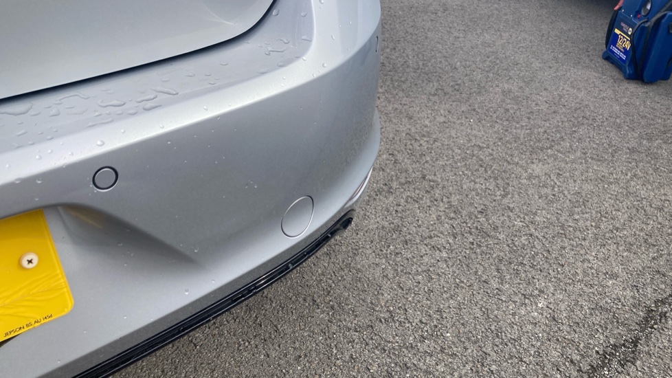 Volkswagen Golf 2.0 TDI R-Line Edition 5dr DSG Diesel Hatchback - Image 26