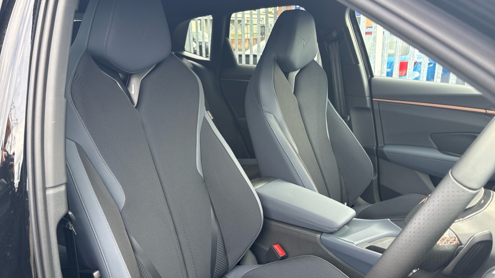 CUPRA Terramar 1.5 eTSI 150 V1 5dr DSG Petrol Hatchback - Image 30