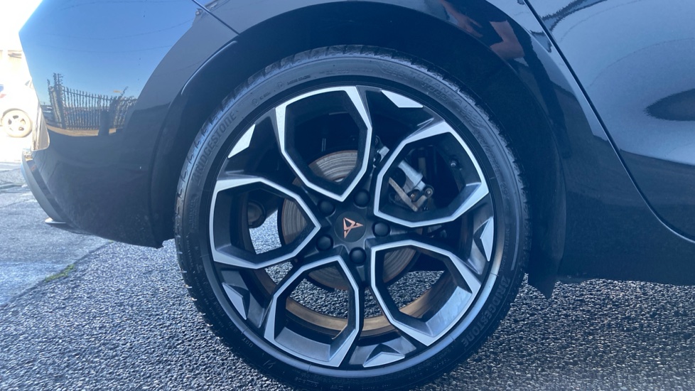 CUPRA Leon 1.5 eTSI 150 V2 5dr DSG Petrol Hatchback - Image 7