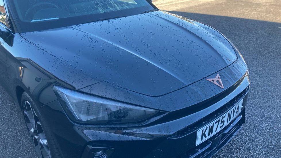 CUPRA Leon 1.5 eTSI 150 V2 5dr DSG Petrol Hatchback - Image 8