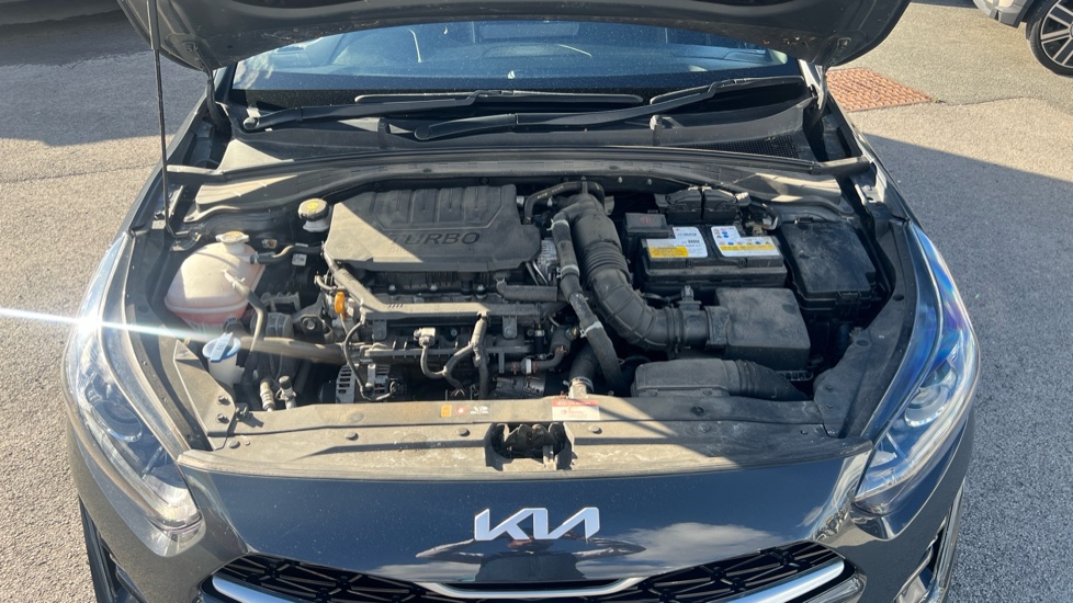 Kia Ceed 1.5T GDi ISG GT-Line 5dr Petrol Hatchback - Image 8
