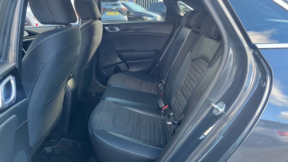 Kia Ceed 1.5T GDi ISG GT-Line 5dr Petrol Hatchback - Image 16
