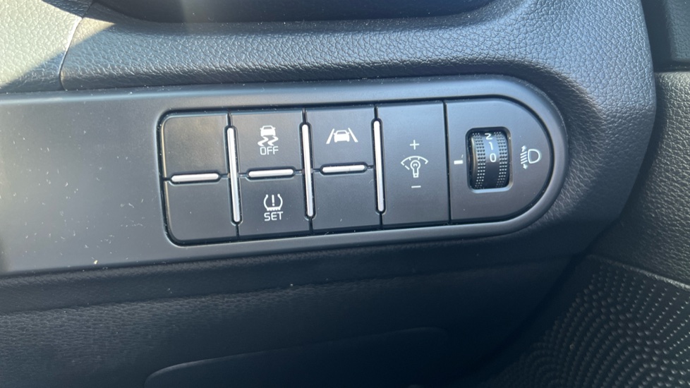 Kia Ceed 1.5T GDi ISG GT-Line 5dr Petrol Hatchback - Image 27