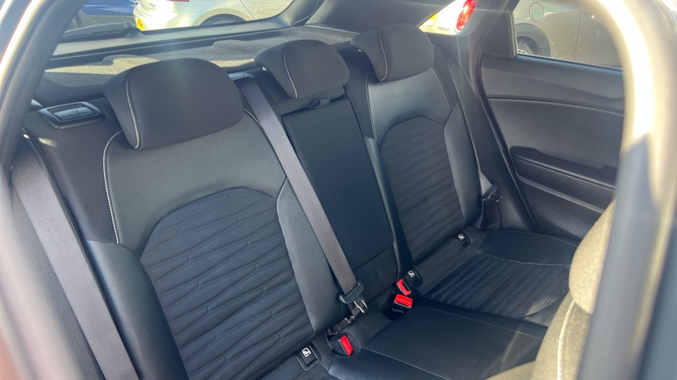 Kia Ceed 1.5T GDi ISG GT-Line 5dr Petrol Hatchback - Image 40