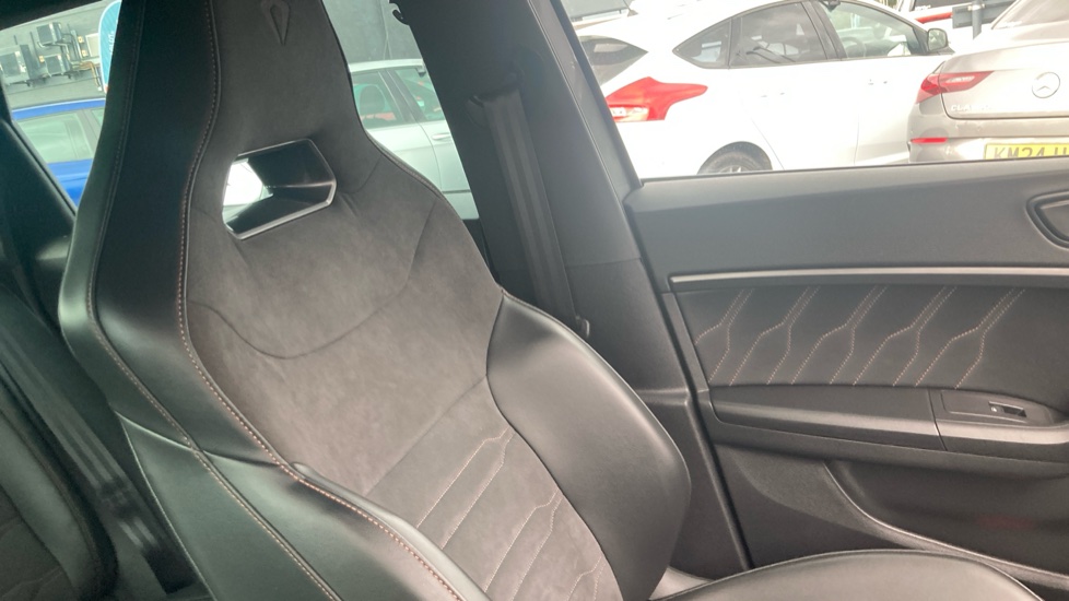CUPRA Ateca 2.0 TSI VZ1 5dr DSG 4Drive Petrol Estate - Image 38