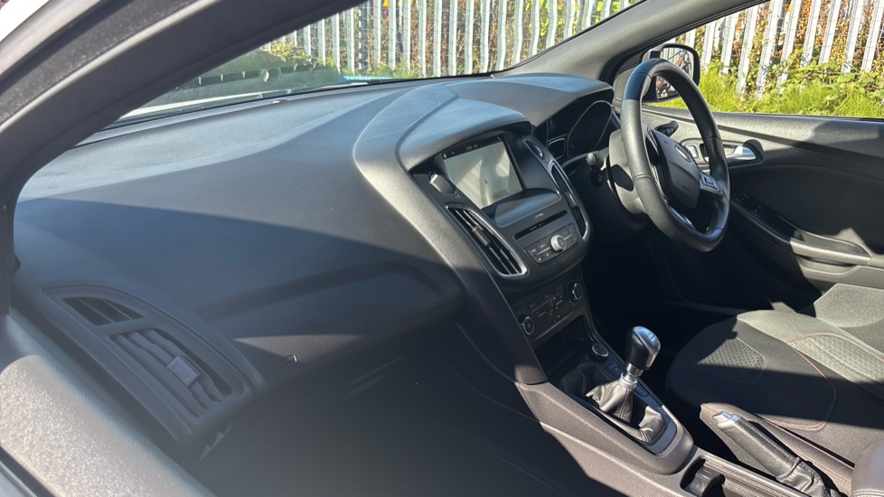 Ford Focus 1.5 TDCi 120 ST-Line 5dr Diesel Hatchback - Image 9