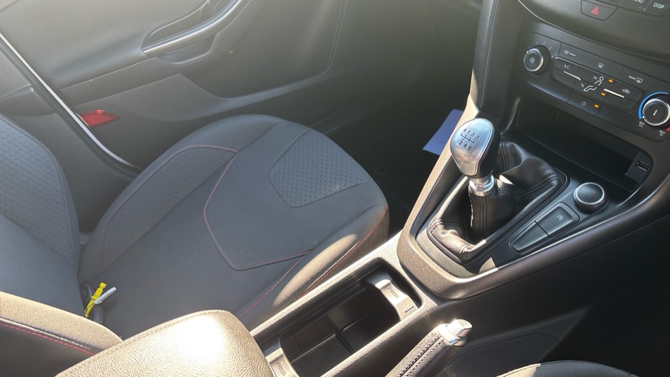 Ford Focus 1.5 TDCi 120 ST-Line 5dr Diesel Hatchback - Image 14
