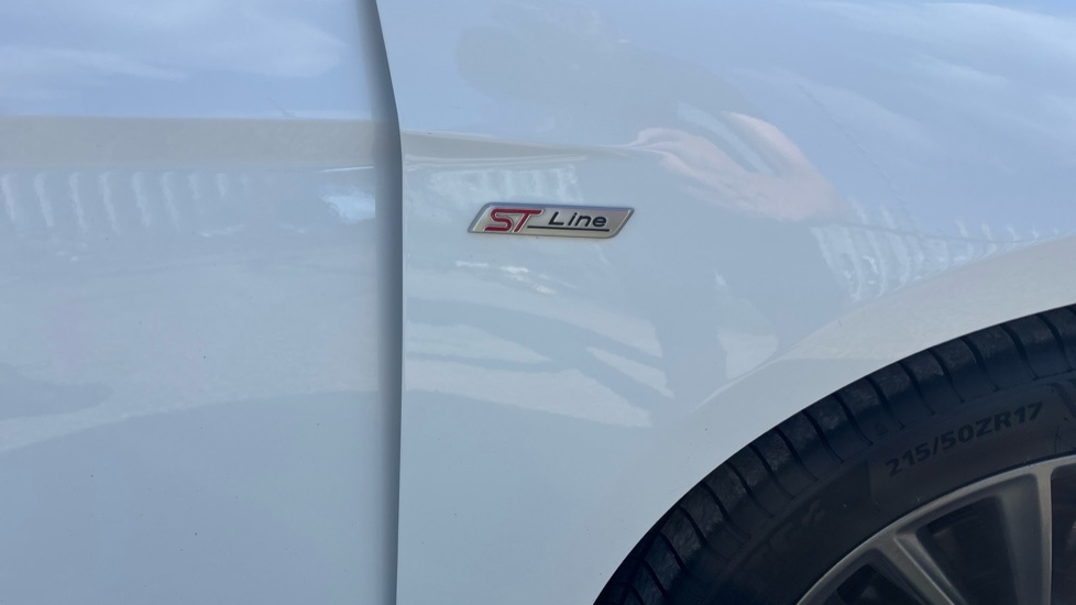 Ford Focus 1.5 TDCi 120 ST-Line 5dr Diesel Hatchback - Image 28