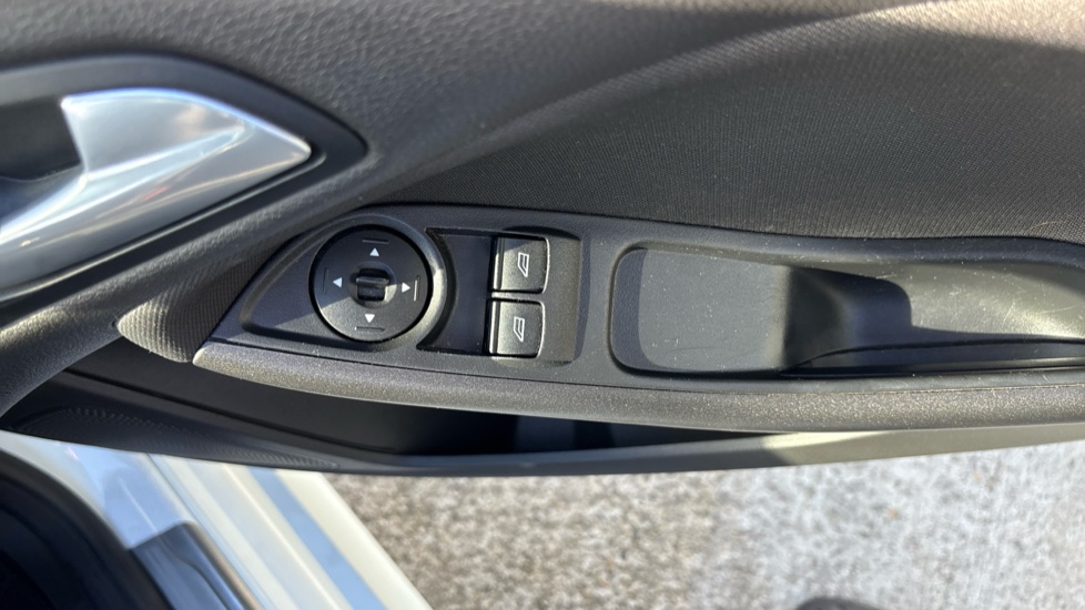 Ford Focus 1.5 TDCi 120 ST-Line 5dr Diesel Hatchback - Image 38