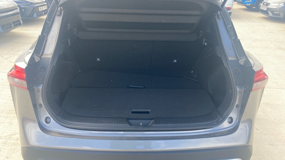 Nissan Qashqai 1.3 DiG-T MH N-Connecta 5dr Petrol Hatchback - Image 4