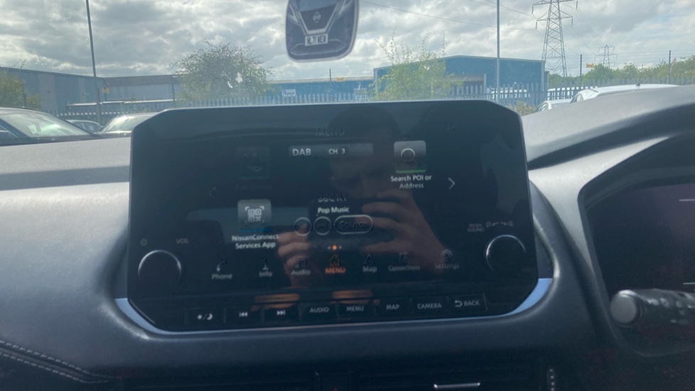 Nissan Qashqai 1.3 DiG-T MH N-Connecta 5dr Petrol Hatchback - Image 12
