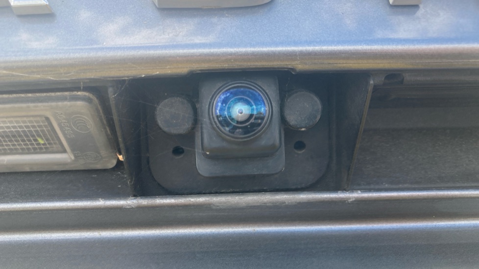 Nissan Qashqai 1.3 DiG-T MH N-Connecta 5dr Petrol Hatchback - Image 21
