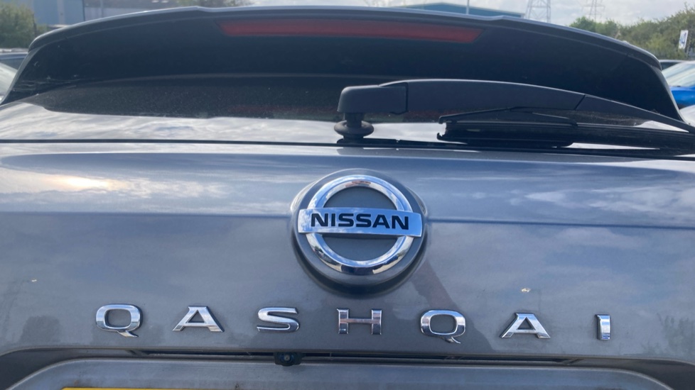 Nissan Qashqai 1.3 DiG-T MH N-Connecta 5dr Petrol Hatchback - Image 22