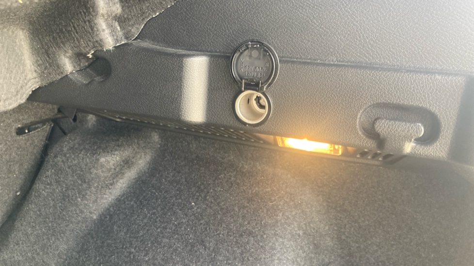 Nissan Qashqai 1.3 DiG-T MH N-Connecta 5dr Petrol Hatchback - Image 26