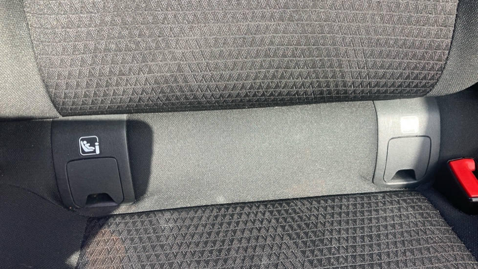 Nissan Qashqai 1.3 DiG-T MH N-Connecta 5dr Petrol Hatchback - Image 34