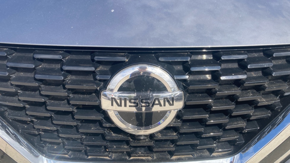 Nissan Qashqai 1.3 DiG-T MH N-Connecta 5dr Petrol Hatchback - Image 38