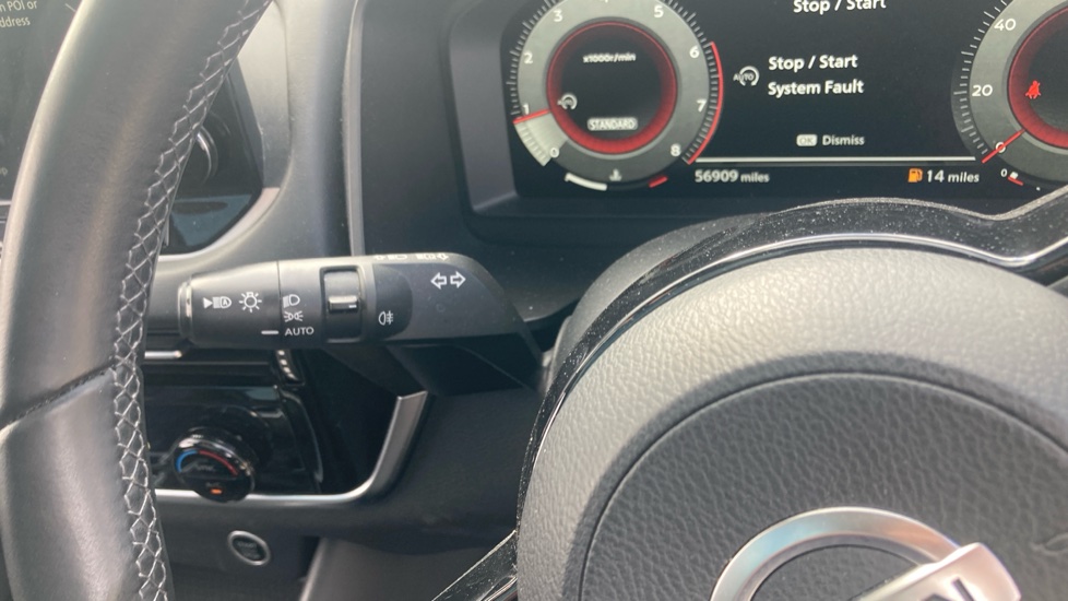 Nissan Qashqai 1.3 DiG-T MH N-Connecta 5dr Petrol Hatchback - Image 50