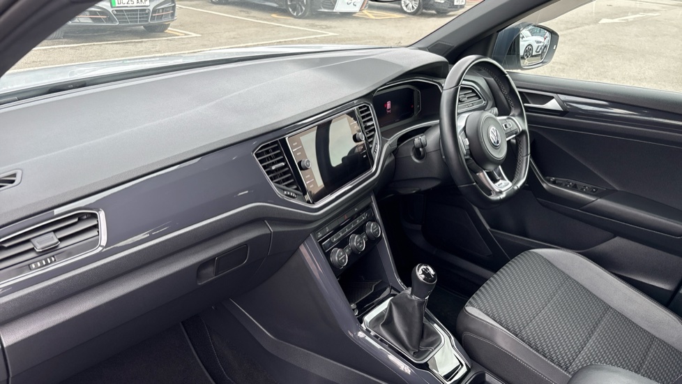 Volkswagen T-Roc 1.5 TSI EVO R-Line 5dr Petrol Hatchback - Image 9