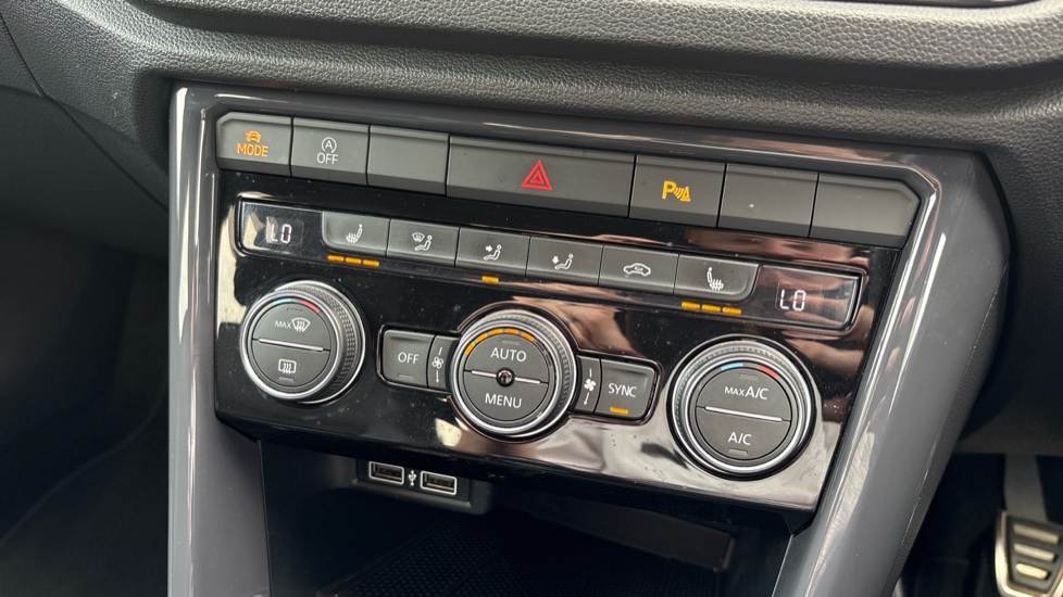 Volkswagen T-Roc 1.5 TSI EVO R-Line 5dr Petrol Hatchback - Image 25