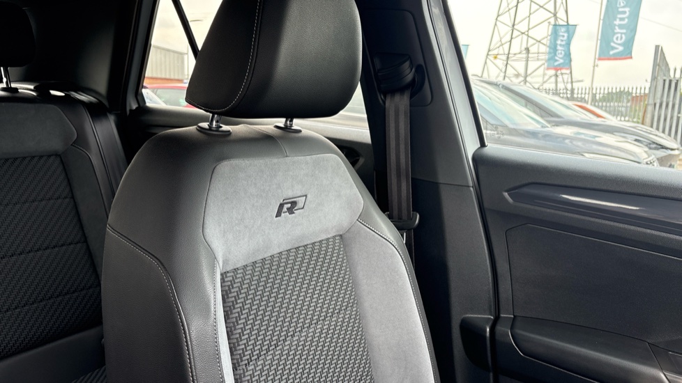 Volkswagen T-Roc 1.5 TSI EVO R-Line 5dr Petrol Hatchback - Image 28