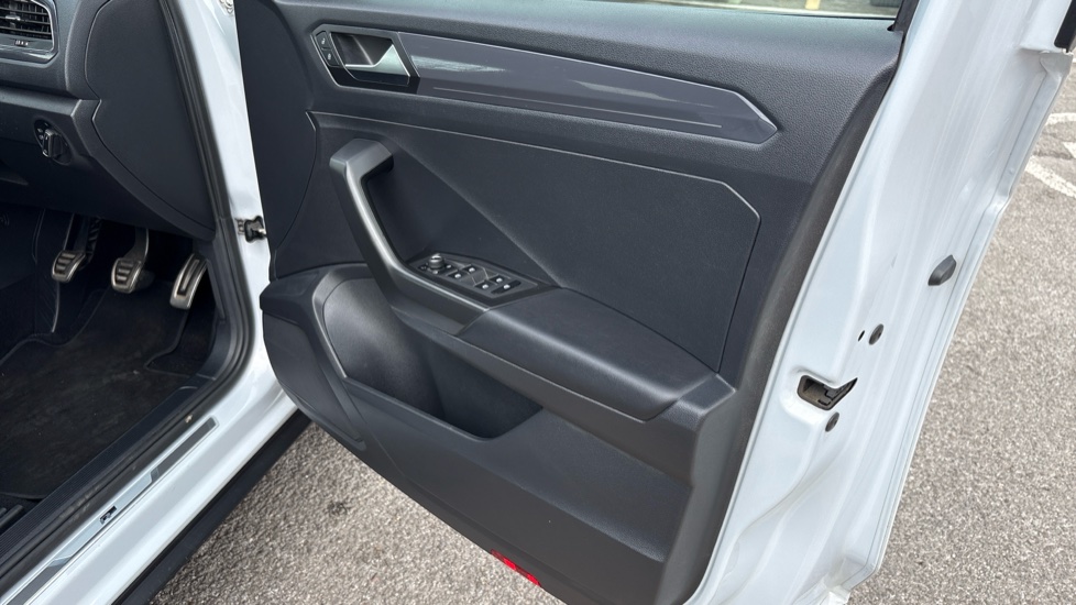 Volkswagen T-Roc 1.5 TSI EVO R-Line 5dr Petrol Hatchback - Image 33