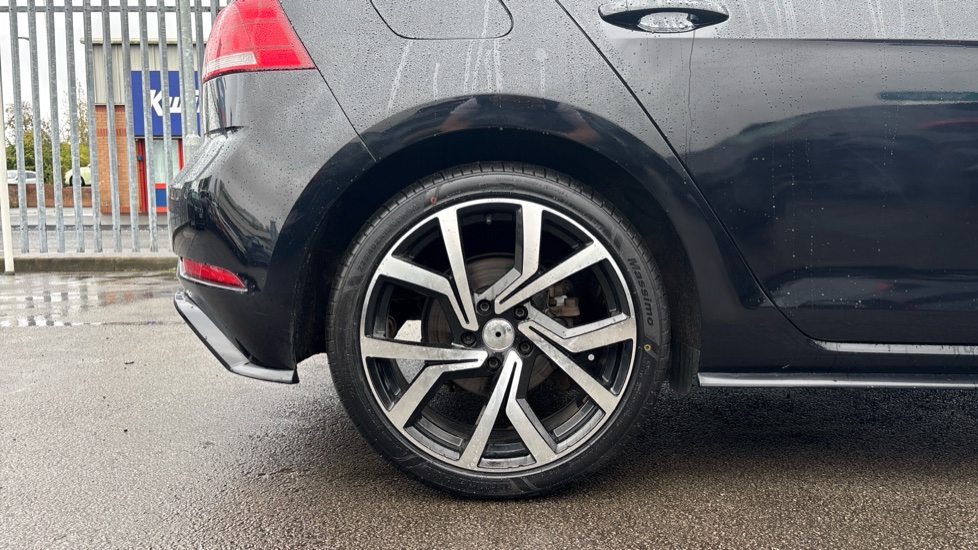 Volkswagen Golf 1.5 TSI EVO 150 R-Line Edition 5dr Petrol Hatchback - Image 7