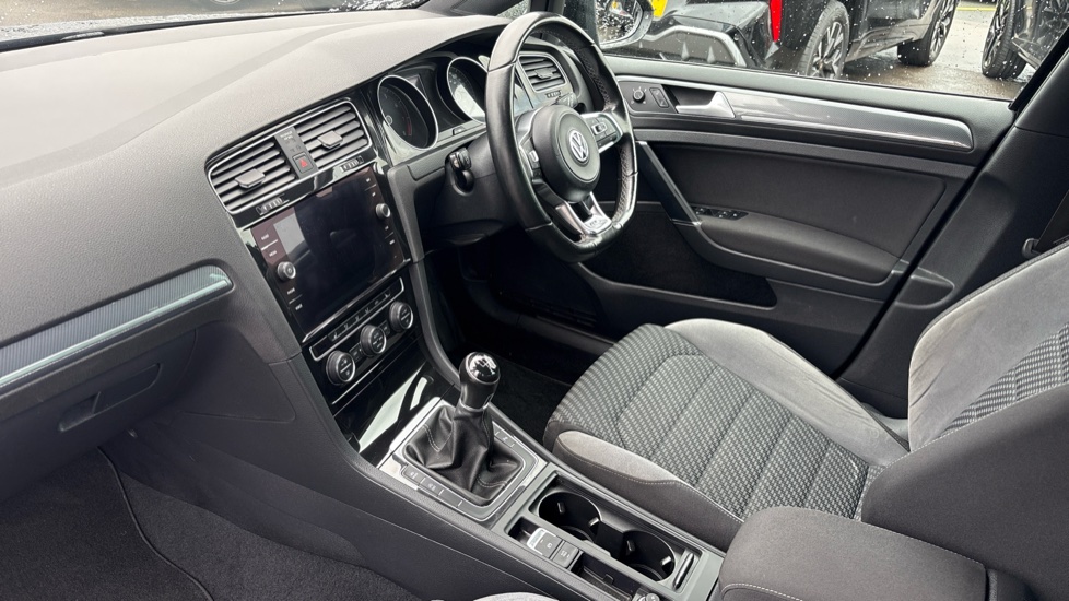 Volkswagen Golf 1.5 TSI EVO 150 R-Line Edition 5dr Petrol Hatchback - Image 9