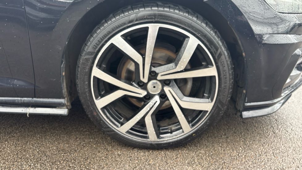 Volkswagen Golf 1.5 TSI EVO 150 R-Line Edition 5dr Petrol Hatchback - Image 32