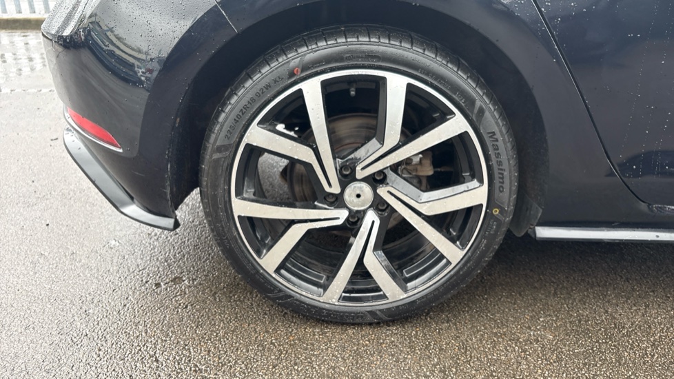 Volkswagen Golf 1.5 TSI EVO 150 R-Line Edition 5dr Petrol Hatchback - Image 34