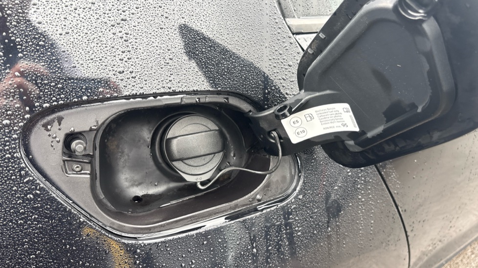 Volkswagen Golf 1.5 TSI EVO 150 R-Line Edition 5dr Petrol Hatchback - Image 41