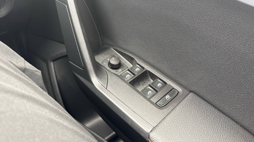 SEAT Arona 1.0 TSI 110 FR Sport 5dr Petrol Hatchback - Image 29