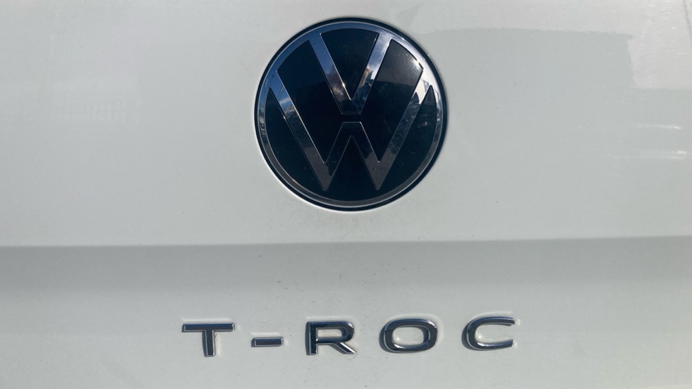 Volkswagen T-Roc 1.5 TSI Style 5dr DSG Petrol Hatchback - Image 26