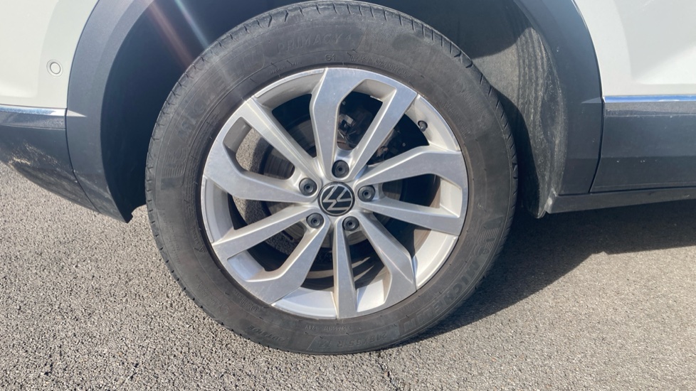 Volkswagen T-Roc 1.5 TSI Style 5dr DSG Petrol Hatchback - Image 29