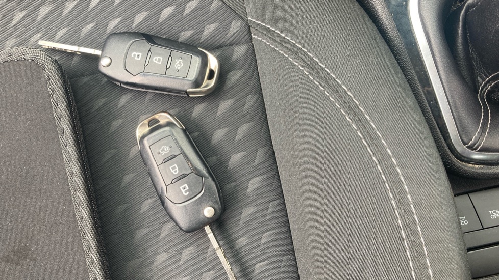 Ford Fiesta 1.0 EcoBoost Zetec 5dr Petrol Hatchback - Image 20