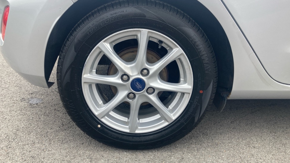 Ford Fiesta 1.0 EcoBoost Zetec 5dr Petrol Hatchback - Image 25